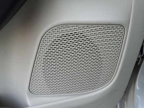 Used 2024 Chrysler Pacifica Touring-L image 20