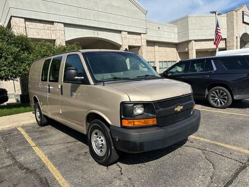 Used 2017 Chevrolet Express 2500 RWD image 7