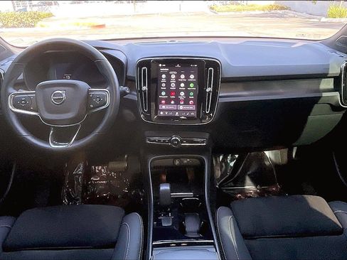 Used 2023 Volvo XC40 Recharge Ultimate AWD/4WD image 14