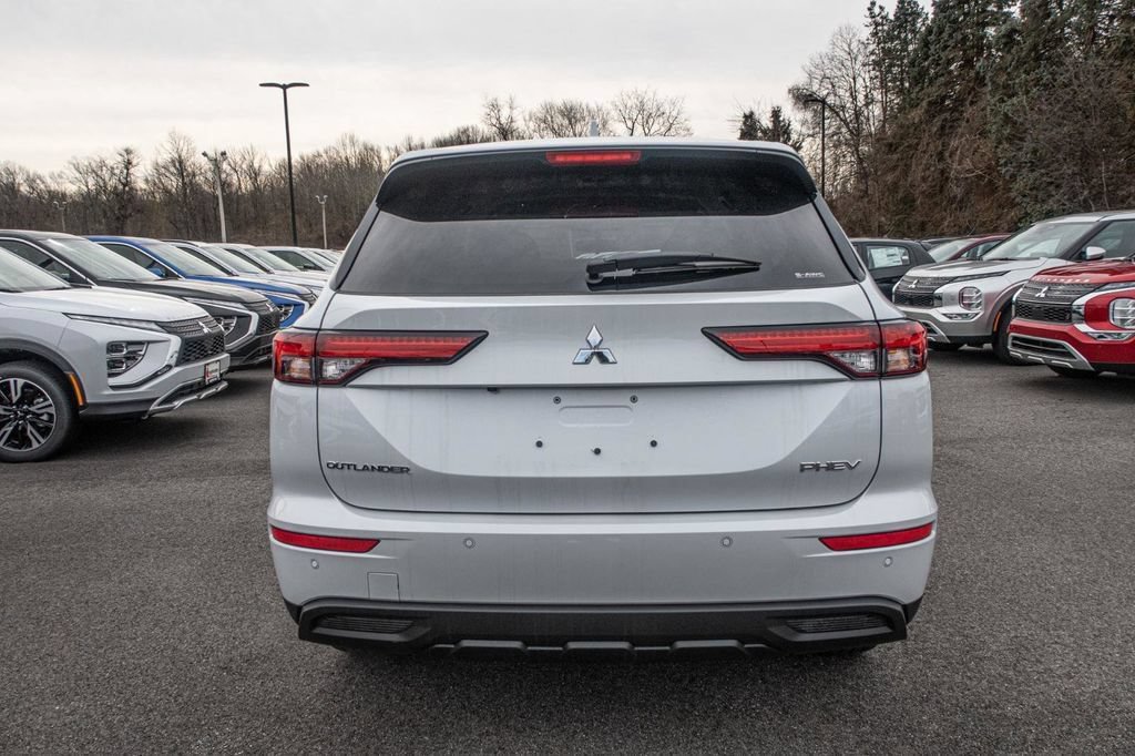 Used 2025 Mitsubishi Outlander ES AWD/4WD image 10