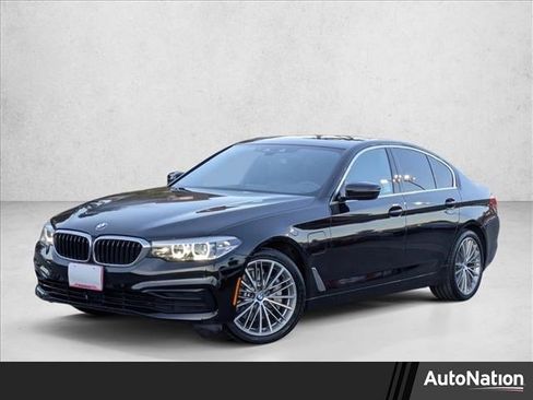 Used 2020 BMW 530e image 1