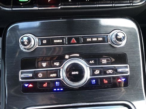 Used 2023 Lincoln Nautilus Reserve image 27