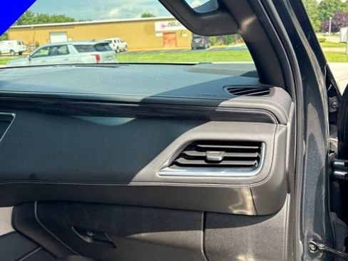 Used 2021 GMC Yukon SLT w/ SLT Premium Package AWD/4WD image 31