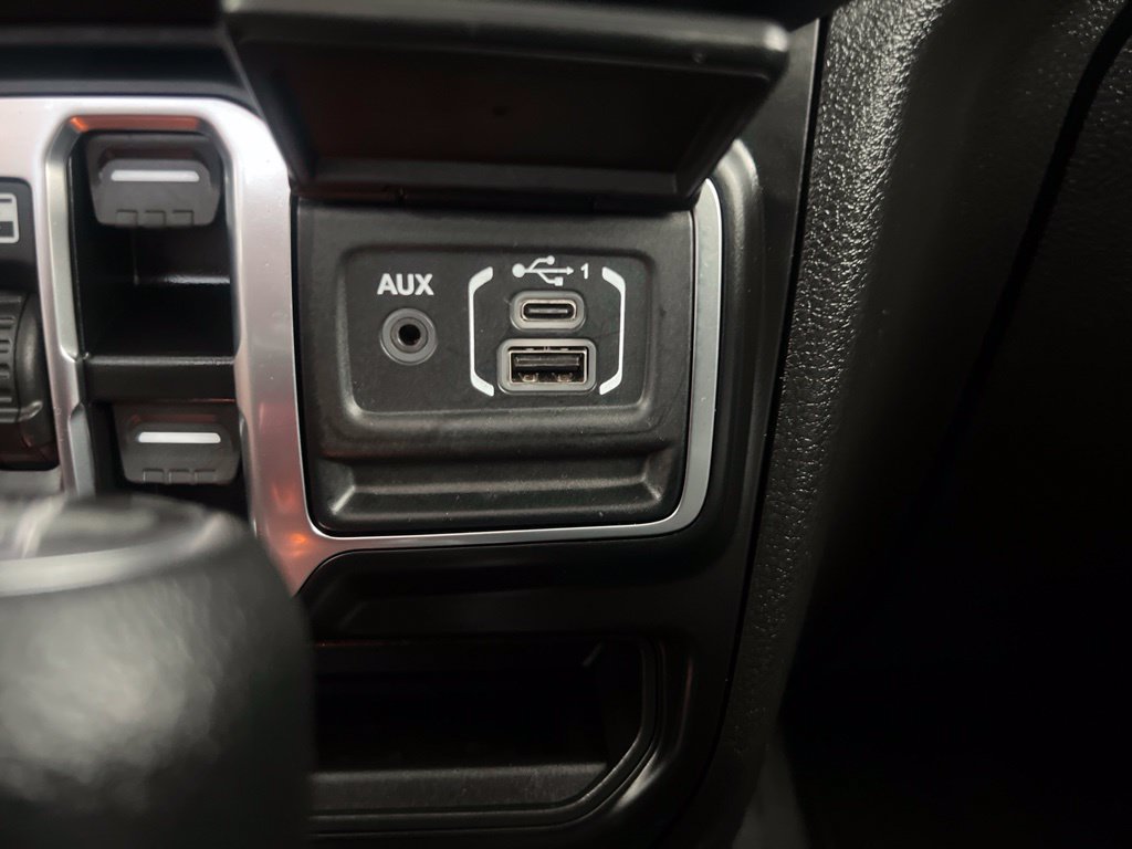 Used 2025 Jeep Wrangler Unlimited Sahara AWD/4WD image 48