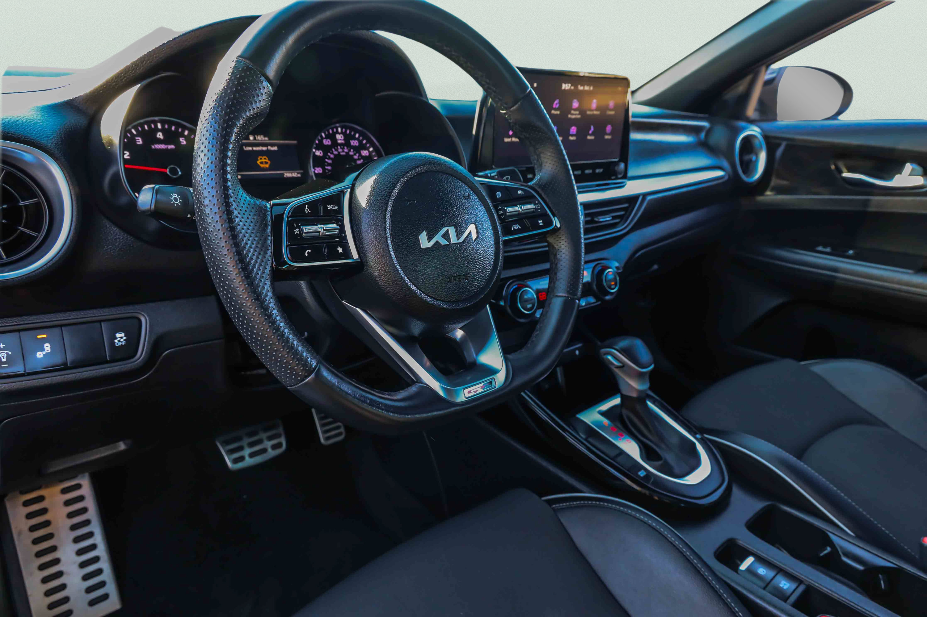Certified 2023 Kia Forte GT-Line w/ GT-Line Premium Package FWD image 7