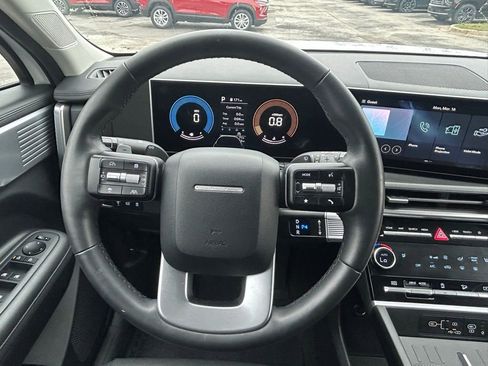 Used 2025 Hyundai Santa Fe SEL FWD image 18