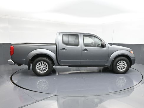 Used 2017 Nissan Frontier SV w/ SV Value Truck Package image 9