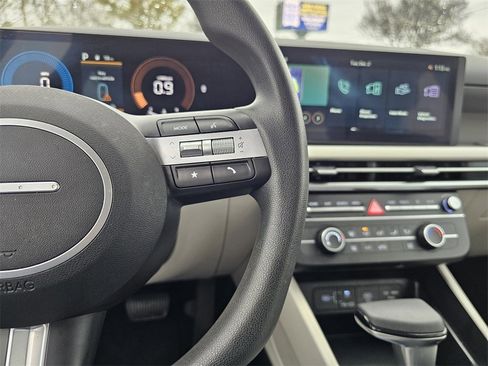 Certified 2025 Hyundai Tucson SE image 24