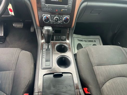 Used 2017 Chevrolet Traverse LT w/ Traveler's Package image 12