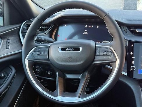 New 2026 Jeep Grand Cherokee Limited w/ Limited Altitude Package AWD/4WD image 9