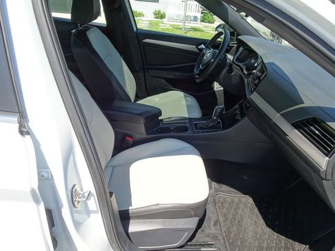 Used 2019 Volkswagen Jetta R-Line FWD image 16