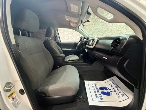 Used 2017 Toyota Tacoma SR RWD image 11