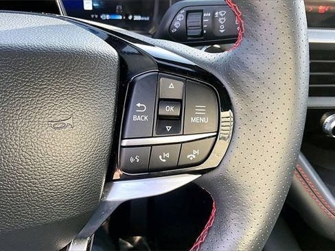 Used 2025 Ford Explorer ST-Line w/ ST-Line Street Pack image 19