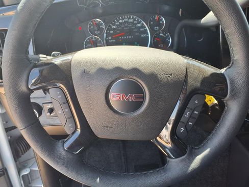 New 2025 GMC Savana 2500 Explorer Van w/ Driver Convenience Package image 22