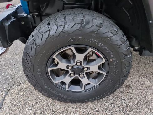 Used 2023 Jeep Wrangler Unlimited Rubicon w/ Cold Weather Group AWD/4WD image 17