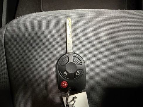 Used 2019 Ford Escape S image 42