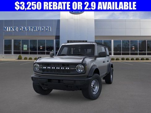 New 2025 Ford Bronco 4-Door image 2