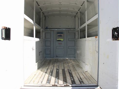 Used 2018 Ford E-350 and Econoline 350 Super Duty w/ Power Windows & Locks Group image 9