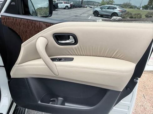 Used 2020 Nissan Armada Platinum image 24