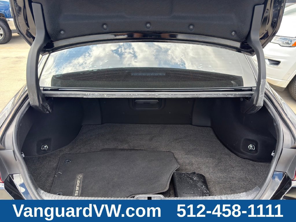 Used 2023 Lexus ES 350 w/ Premium Package FWD image 9