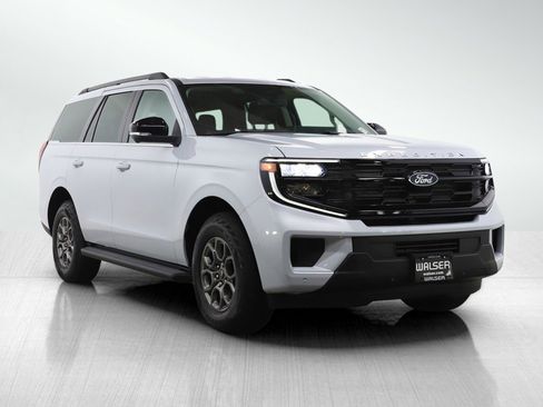 Used 2026 Ford Expedition Active image 7