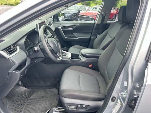 Used 2025 Toyota RAV4 XLE AWD/4WD image 21