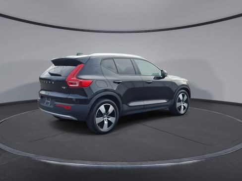 Used 2020 Volvo XC40 T5 Momentum image 8