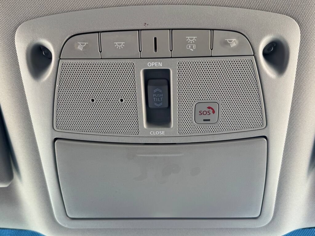 Used 2021 Nissan Maxima Platinum w/ Sport Mat Group FWD image 32