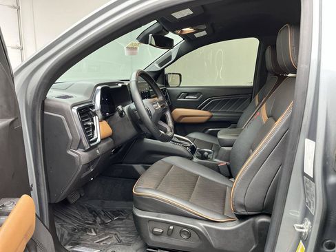 Used 2023 GMC Canyon AT4 w/ AT4 Premium Package AWD/4WD image 3