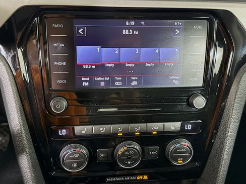 Used 2020 Volkswagen Passat 2.0T SE image 17