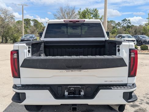 Used 2025 GMC Sierra 2500 Denali Ultimate AWD/4WD image 16
