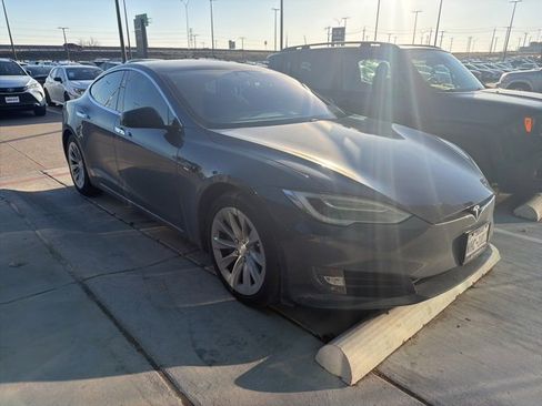 Used 2017 Tesla Model S 75D image 3