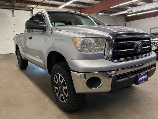 Used 2010 Toyota Tundra 4x4 Double Cab w/ Tow Pkg image 6