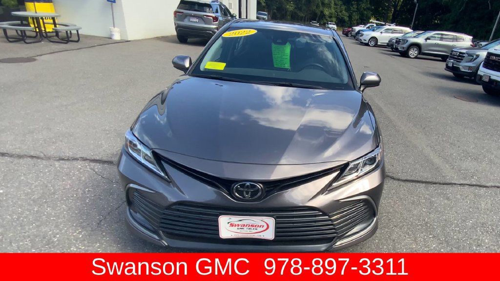 Used 2022 Toyota Camry LE FWD image 3