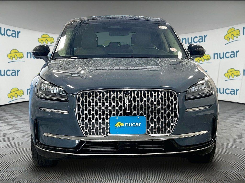 Used 2023 Lincoln Corsair AWD w/ Equipment Group 101A image 2