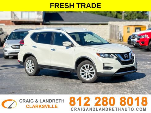 Used 2017 Nissan Rogue SV AWD/4WD image 1