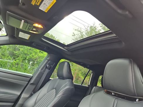 Used 2021 Toyota Highlander XSE FWD image 20