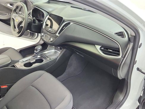 Used 2023 Chevrolet Malibu LT image 32