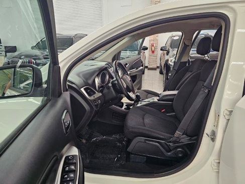 Used 2018 Dodge Journey SE w/ Connectivity Group FWD image 29