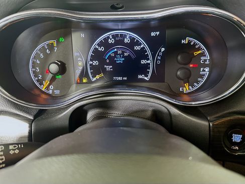 Used 2020 Jeep Grand Cherokee Altitude RWD image 19