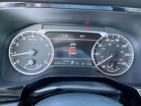 Certified 2025 Nissan Pathfinder SL image 18