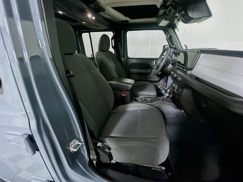 Used 2024 Jeep Wrangler Sport S w/ Convenience Group image 28