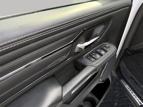 Used 2022 RAM 1500 Limited w/ Body-Colour Bumper Group image 18