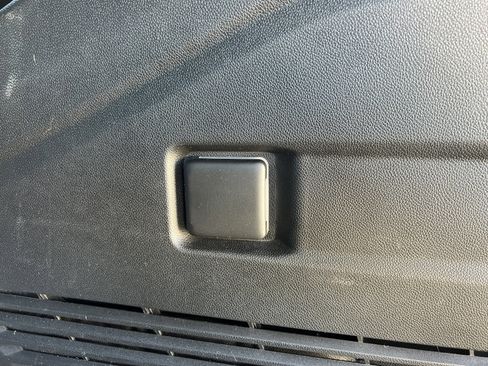 Used 2021 GMC Yukon SLT image 34