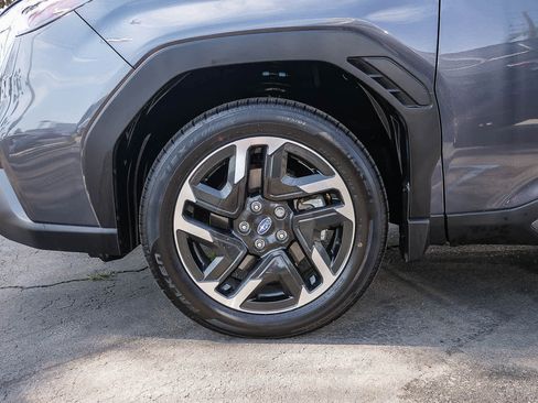 Certified 2025 Subaru Forester Limited image 9