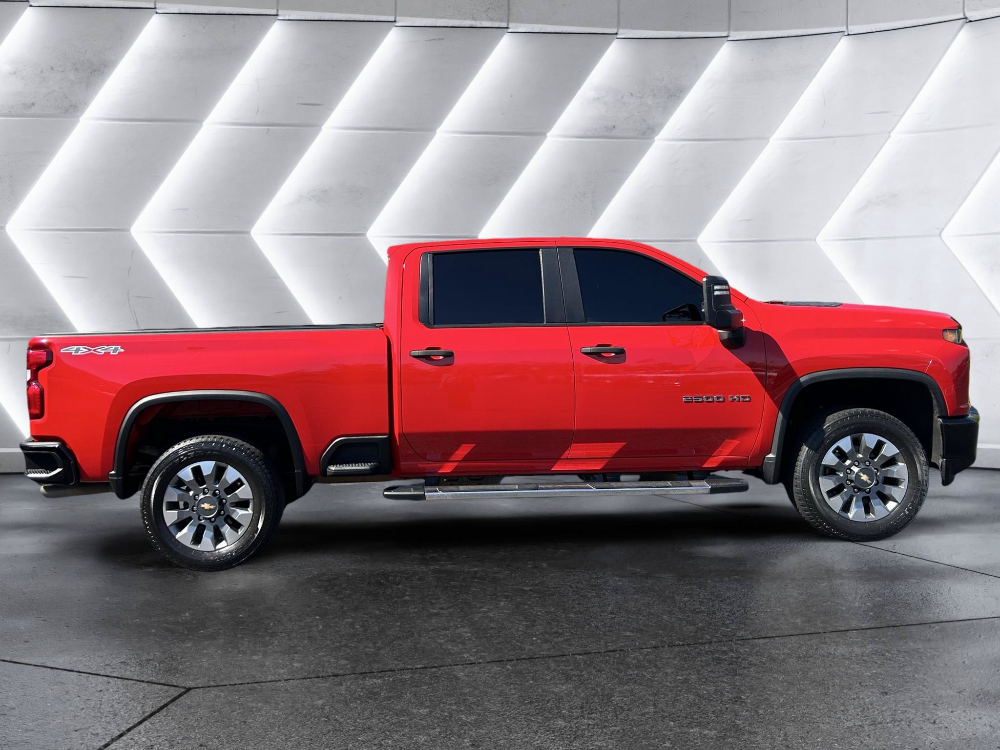 Used 2022 Chevrolet Silverado 2500 Custom w/ Custom Value Package AWD/4WD image 8