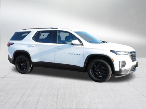 Used 2023 Chevrolet Traverse LT w/ Midnight/Sport Edition image 8