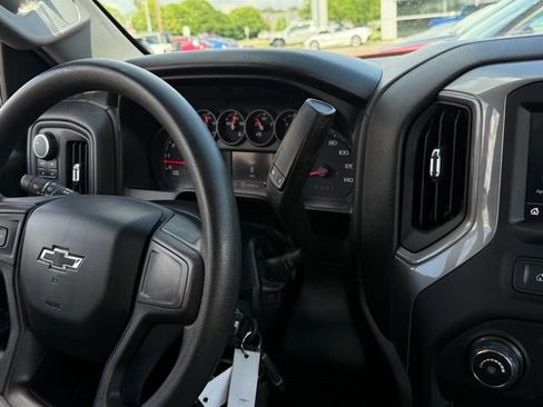 Used 2021 Chevrolet Silverado 1500 Custom Trail Boss w/ LPO, Dark Essentials Package AWD/4WD image 9