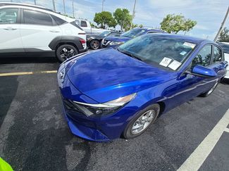 Used 2021 Hyundai Elantra SE FWD video 2