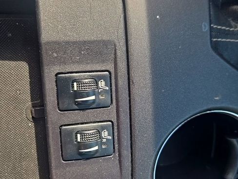 Used 2017 Toyota Camry XSE w/ Advanced Technology Package image 4